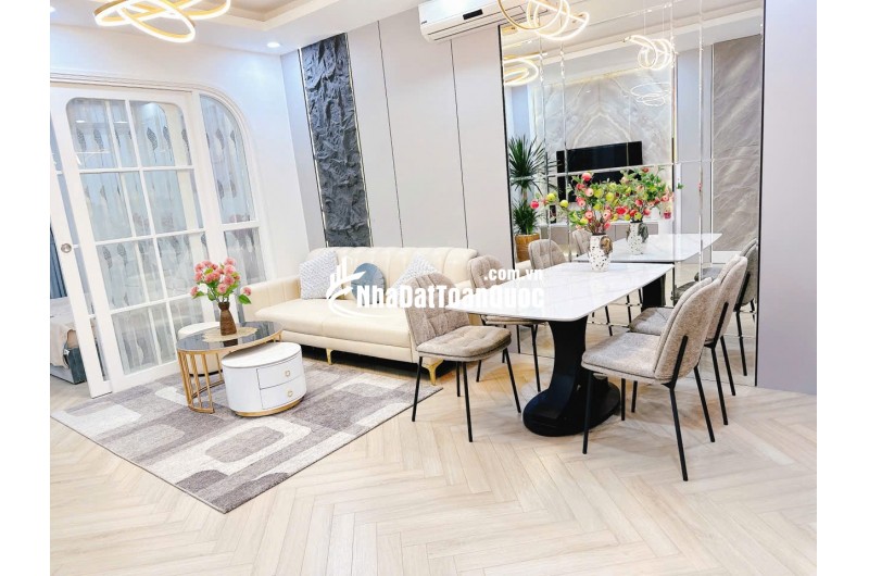 Chính chủ bán căn 1PN dt 53m2 bc Nam View thoáng tại T8 Times city gia bán 6,25 tỷ full đồ như ảnh