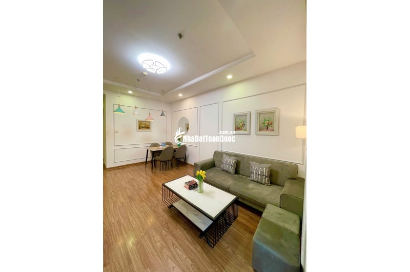 Chính chủ bán căn 2PN diện tích 76m2 ban công nam view thoáng đẹp nhà mới như ảnh giá bán 9 tỷ tai toà T5 Times city