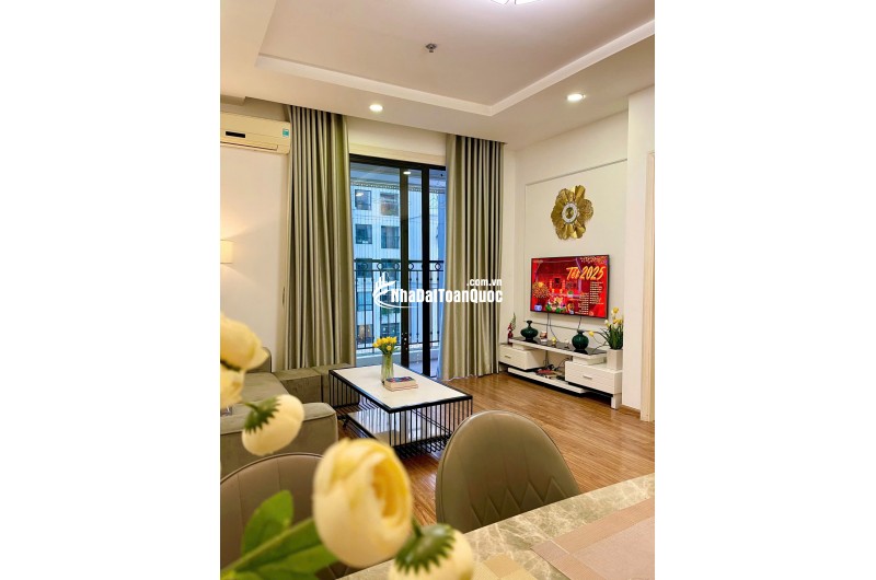 Chính chủ bán căn 2PN diện tích 76m2 ban công nam view thoáng đẹp nhà mới như ảnh giá bán 9 tỷ tai toà T5 Times city