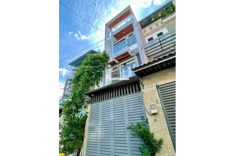 Nhà 4 tầng, hẻm 1 xẹt Đỗ Xuân Hợp, dòng tiền ổn định 10 triệu/tháng, chưa tới 4 tỷ.