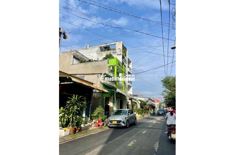Nhà 4 tầng, hẻm 1 xẹt Đỗ Xuân Hợp, dòng tiền ổn định 10 triệu/tháng, chưa tới 4 tỷ.