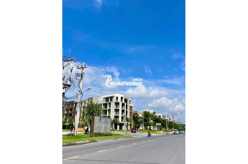 Nhà ngang 5m, hẻm xe hơi Đỗ Xuân Hợp, Sổ vuông vức, không lỗi phong thủy nhỏ hơn 4 tỷ