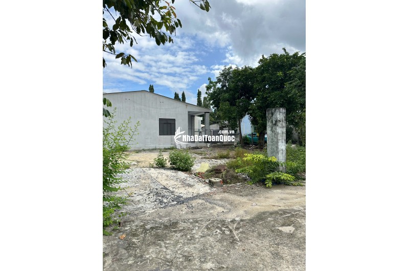 BÁN GẤP LÔ ĐẤT 2MT ĐƯỜNG NGUYỄN THÁI HỌC TP TÂY NINH. LH:0962644181.