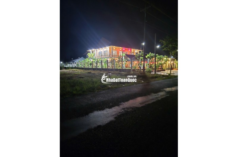 BÁN KHU NGHỈ DƯỠNG CỰC ĐẸP TẠI ĐỒNG THÁP, ĐỂ LẠI TOÀN BỘ NỘI THẤT XỊN. LH:0907767345.