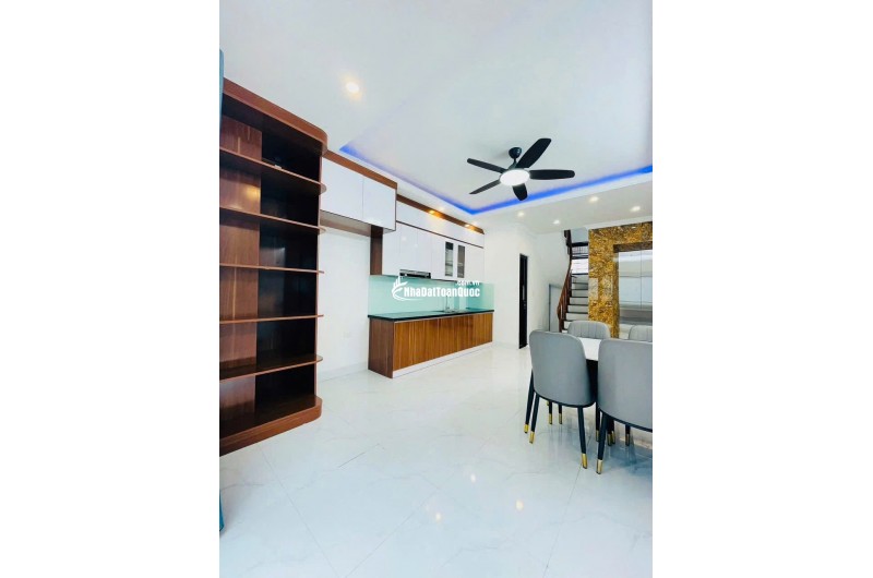 Chính Chủ Bán Nhà Cầu Giấy 38m2 6 Tầng Thang Máy Xây Mới Ô Tô Đỗ Cổng Hơn 10 Tỷ