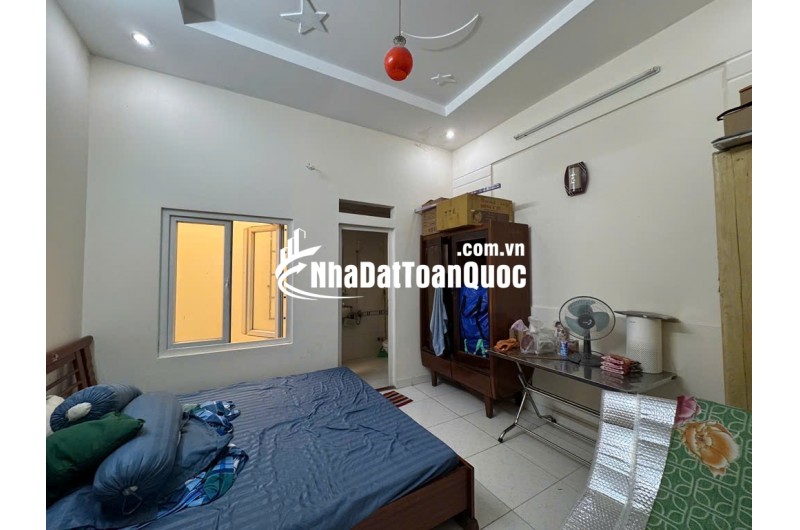 Bán Nhà hẻm 6m đường HàHuy Giáp phường THẠNH LỘC Q12.DT 71m2  5,2tỷ.