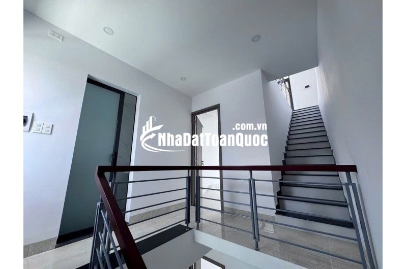 Cho thuê nhà Mặt tiền - Quận 3 - ̀5 tầng - ̀5 PN - Giá 40 tr/ tháng