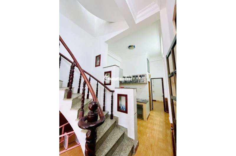  THẠCH LAM – HẺM ĐẸP XE HƠI TRÁNH NHAU – 82m2 (4 x21m), 3 TẦNG BTCT – Ở NGAY, NHỈNH 7 TỶ 