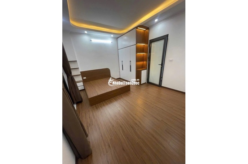 Nhà đẹp 5 tầng ô tô cách 1 nhà ra mặt phố Thuỵ Phương, Bắc Từ Liêm 33m2 giá 7.5 tỷ