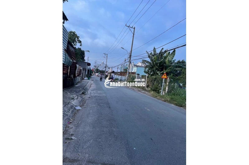 Bán đất thổ cư Hóc Môn, đường Phùng Thị Chuyện, 226m2, SHR, giá 7 tỷ - LH: