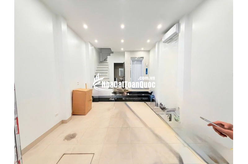 Bán Gấp Nhà Cầu Giấy 6 Tầng Thang Máy 40m2 Chỉ Nhỉnh 9 tỷ