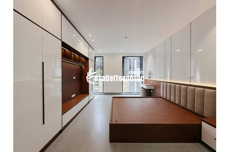 Bán Gấp Nhà Cầu Giấy 6 Tầng Thang Máy 40m2 Chỉ Nhỉnh 9 tỷ