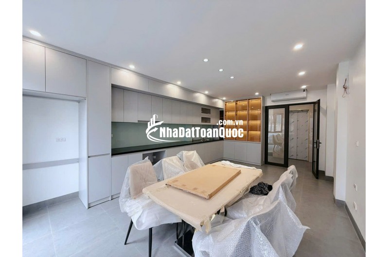 Bán Gấp Nhà Cầu Giấy 6 Tầng Thang Máy 40m2 Chỉ Nhỉnh 9 tỷ
