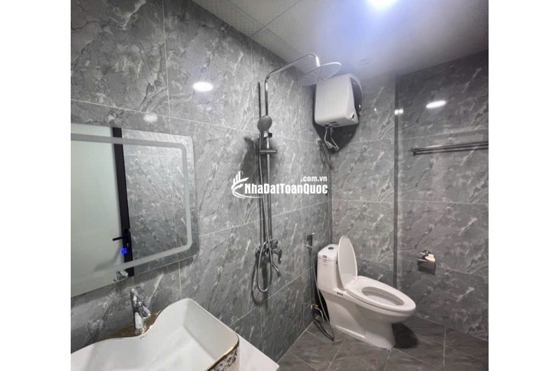 SIÊU HÓT - BÁN NHÀ TRUNG TÂM THẠCH BÀN- 30M², MT 4.5 M - 5 tầng – CHỈ 6.X TỶ,  Ô TÔ TRÁNH