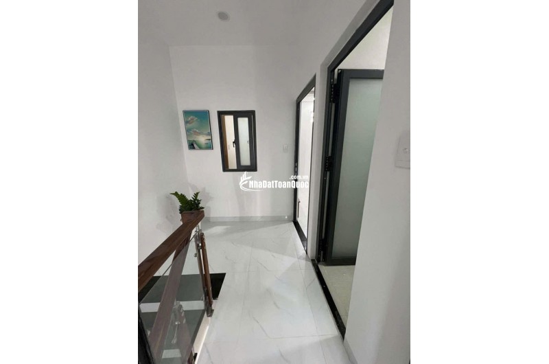 BÁN NHÀ RẺ NHẤT KHU VỰC QUẬN 9, DT 52M2 CHỈ 3,85 tỷ. LH:0352689300
