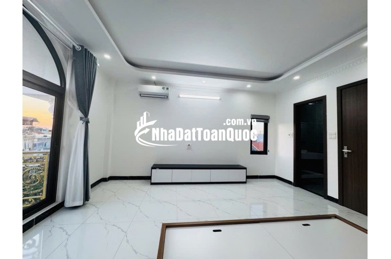 Nhà Ngọc Lâm xây mới 6 tầng – 47m – thang máy, ôtô đỗ trong nhà, 2 mặt thoáng, giá 11.7 tỷ