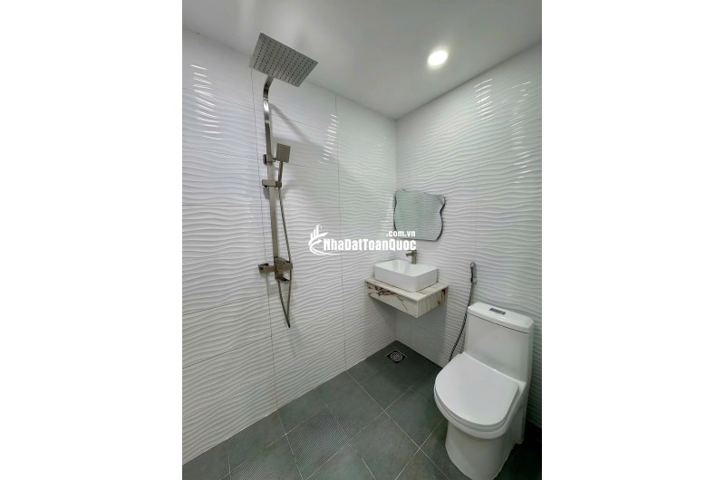 HẺM QUANG TRUNG – NHÀ MỚI 3 TẦNG GIÁ CHỈ 6.8 TỶ. LH:0779351867 – 0764071867.