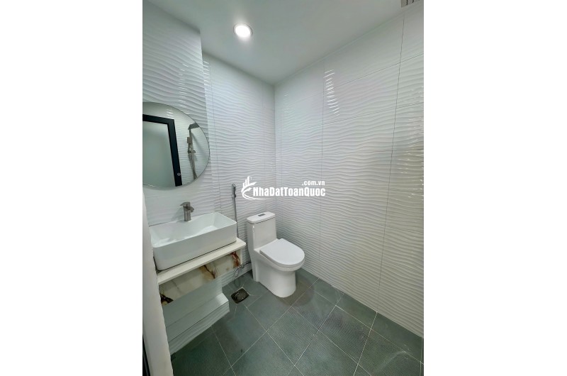 HẺM QUANG TRUNG – NHÀ MỚI 3 TẦNG GIÁ CHỈ 6.8 TỶ. LH:0779351867 – 0764071867.