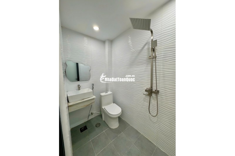 HẺM QUANG TRUNG – NHÀ MỚI 3 TẦNG GIÁ CHỈ 6.8 TỶ. LH:0779351867 – 0764071867.