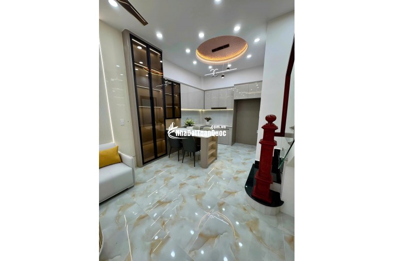 HẺM QUANG TRUNG – NHÀ MỚI 3 TẦNG GIÁ CHỈ 6.8 TỶ. LH:0779351867 – 0764071867.