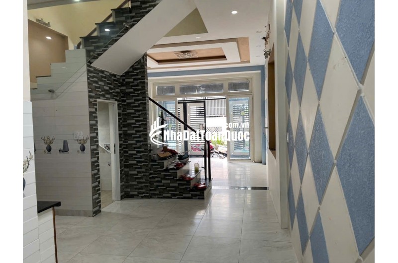  NHÀ ĐẸP 3 TẦNG – GẦN LÀNG ĐH THỦ ĐỨC – GIÁ CHỈ 4.95 TỶ 
 Khu sầm uất, thuận tiện an cư