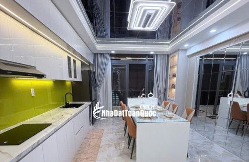 Bán nhà đường Phan Huy Ích hẻm xe hơi 5 lầu - nhỉnh 12 tỷ