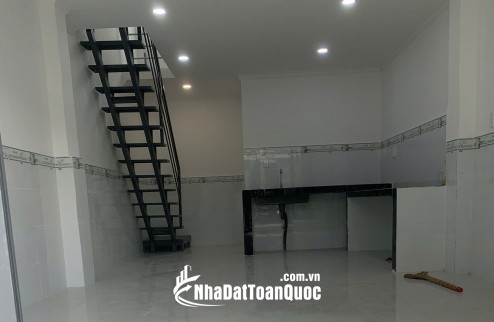 Bán nhà 1 trệt 1 gác suốt cách Nguyễn Văn Linh chỉ 100m nhà mới tinh