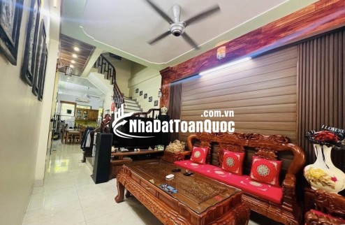 BÁN NHÀ 3 TẦNG GẦN CẦU NHẬT TÂN - GIÁ 4,2 TỶ,3 NGỦ ĐỦ CÔNG NĂNG
