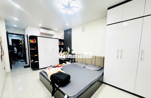 Lô góc Hoàng Hoa Thám, 2 mặt thoáng, 10m ra ô tô – 11 tỷ