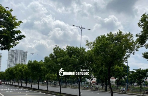 Cần Bán MT Ngang 4x25m Võ Văn Kiệt Q1 5 tầng view sông