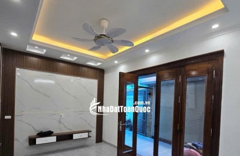 Nhà đẹp 5 tầng ô tô cách 1 nhà ra mặt phố Thuỵ Phương, Bắc Từ Liêm 33m2 giá 7.5 tỷ