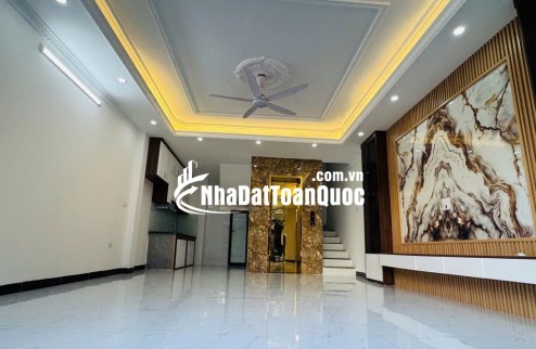 Nhà Ngọc Lâm xây mới 6 tầng – 47m – thang máy, ôtô đỗ trong nhà, 2 mặt thoáng, giá 11.7 tỷ