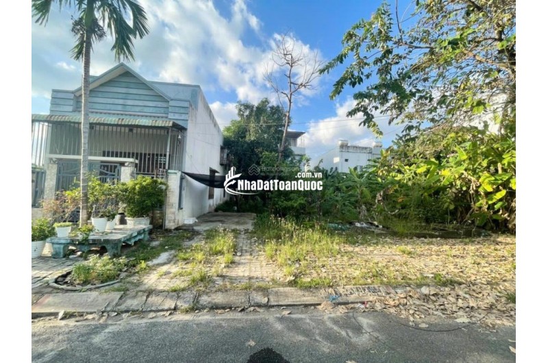 Bán đất thổ cư Hòa Hiệp 3, Liên Chiểu, Đà Nẵng. DT 90m2, giá 4.5 tỷ, sổ đỏ, hướng Đông Nam. LH: 0877661879