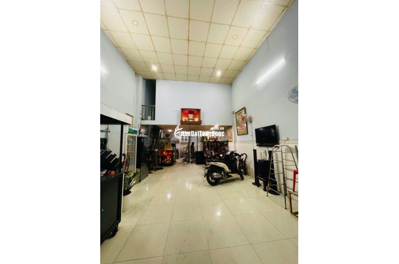  BÁN NHÀ MẶT TIỀN HUỲNH TẤN PHÁT, CHỈ 200M ĐẾN QUẬN 4 – VỊ TRÍ ĐẮC ĐỊA, GIÁ CHỈ 13 TỶ 