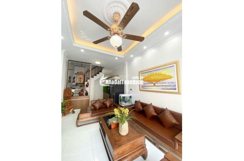 BÁN NHÀ 5 TẦNG, XUÂN ĐỈNH - BẮC TỪ LIÊM. SỔ VUÔNG, Ô TÔ ĐỖ CỔNG. GIÁ NHỈNH 4 tỷ