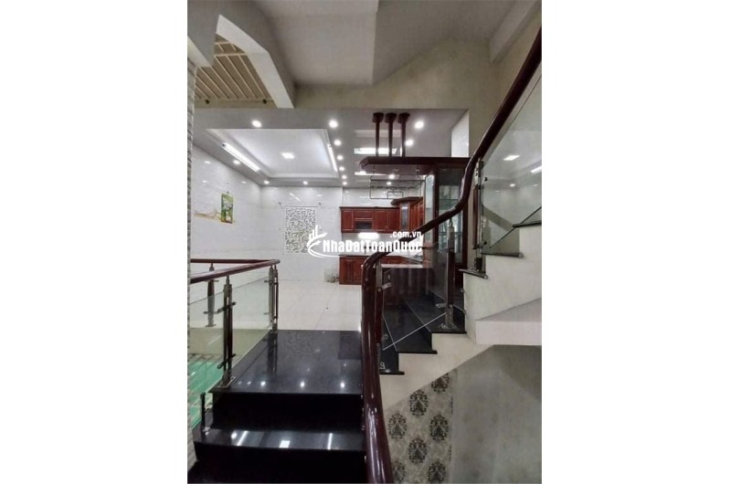 Bán nhà mặt phố Hồ Văn Long, Bình Tân. DT 60m2, 5 tầng, 7PN. Sổ hồng, giá 7.9 tỷ. LH: 0909898125