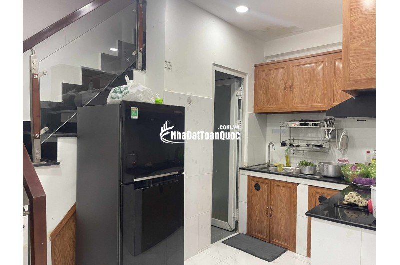 Bán nhà 3 tầng, 36m2 Bình Thành, Bình Tân. SH, 3.7 tỷ. LH: 0909898125