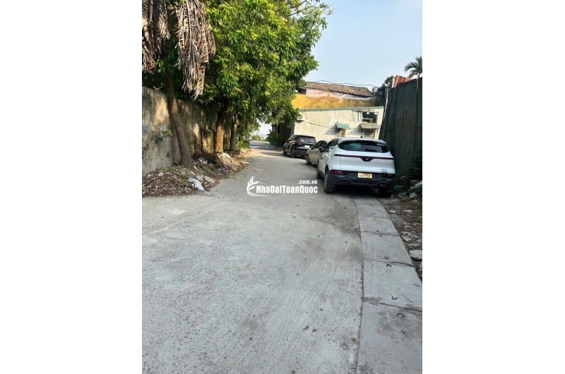 Bán nhà ngõ 465 Ngọc Thuỵ 40m x 3T oto tránh, oto vào nhà chỉ nhỉnh 6 tỷ. LH 0936123469