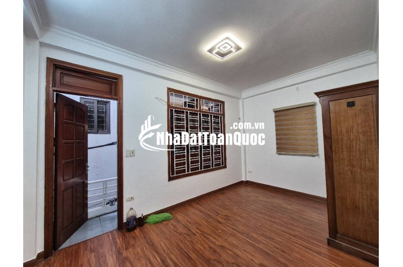  Đại La – 45m – 5 Tầng – Mặt Tiền 5m – Giá: 10.8 Tỷ