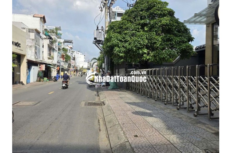 Chính chủ bán nhà mặt tiền Nguyễn Văn Đậu 1 trệt 1 lầu vị trí vàng