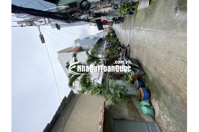  HIẾM CÓ – ĐẤT LỚN QUẬN 7,  8.6 × 30M
Ô TÔ VÀO NHÀ – CHỈ 80 TRIỆU/M² 