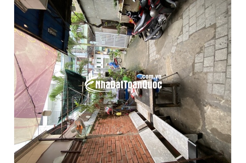  HIẾM CÓ – ĐẤT LỚN QUẬN 7,  8.6 × 30M
Ô TÔ VÀO NHÀ – CHỈ 80 TRIỆU/M² 