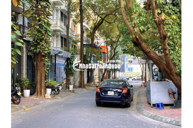 Duy Nhất 1 Căn ! Phân lô mặt ngõ Nguyễn Khánh Toàn, xe con tránh kinh doanh, 80m, trước mặt 9m