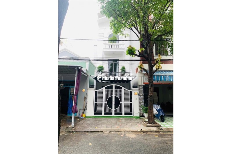 Bán nhà mặt phố Vũ Quỳnh, Hòa Minh, Liên Chiểu, Đà Nẵng. DT 84m2, 3 tầng, 3PN. Giá 7.9 tỷ, Sổ Đỏ. LH: 0877661879