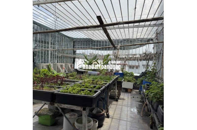 Nhà vị trí siêu đẹp Tăng Nhơn Phú,Phước Long B,  Kết cấu 3 tầng  Thiết kế: sân vườn, gara ô tô 2 cái, bể cá KOI