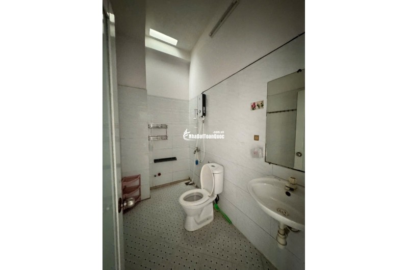 Cho thuê nhà MT đường số 11 P.BHH Bình Tân đúc 2.5 tấm 4pn