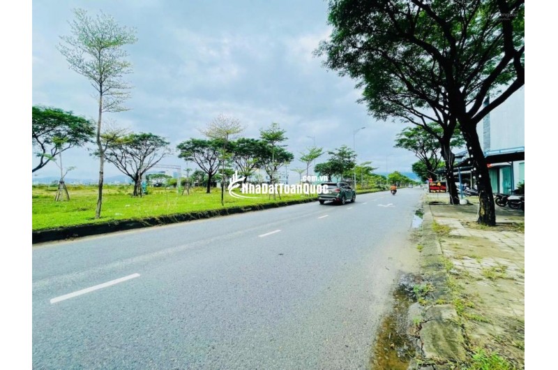 Bán đất thổ cư Nguyễn Tất Thành, Liên Chiểu, Đà Nẵng. 210m2, sổ đỏ, giá 14.5 tỷ, hướng Đông Nam. LH: 0877661879