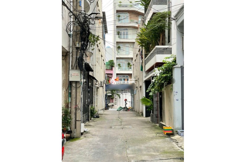 Bán nhà sát mặt Tiền Tân Hương, Hẻm 5m xe tải thông, 49m2, 3 tầng, Chỉ 7 tỷ xíu