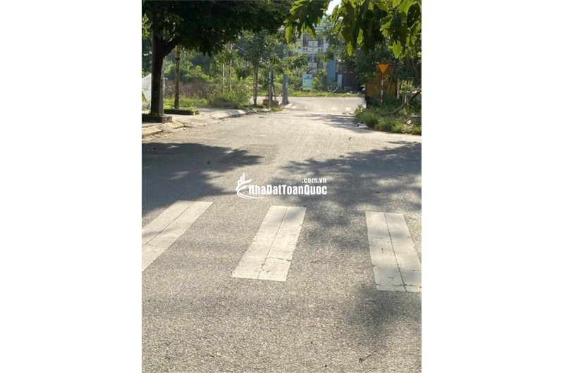 Bán đất thổ cư Đà Sơn 6, Liên Chiểu, Đà Nẵng. DT 95m2, giá 3.8 tỷ, sổ đỏ, hướng Đông Nam. LH: 0877661879