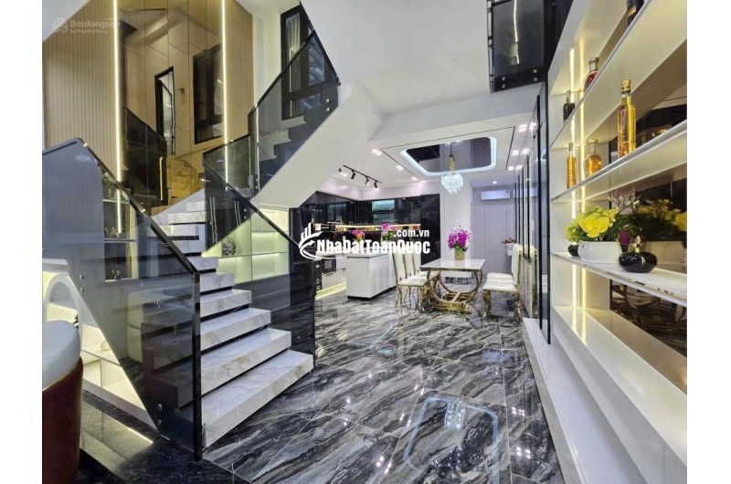 Bán nhà mặt phố Phú Lộc 22, Liên Chiểu, Đà Nẵng. DT 95m2, 3 tầng, 4PN. Sổ đỏ chính chủ. Giá 11.4 tỷ. LH: 0877661879